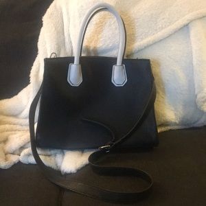 Black and white Charming Charlie purse